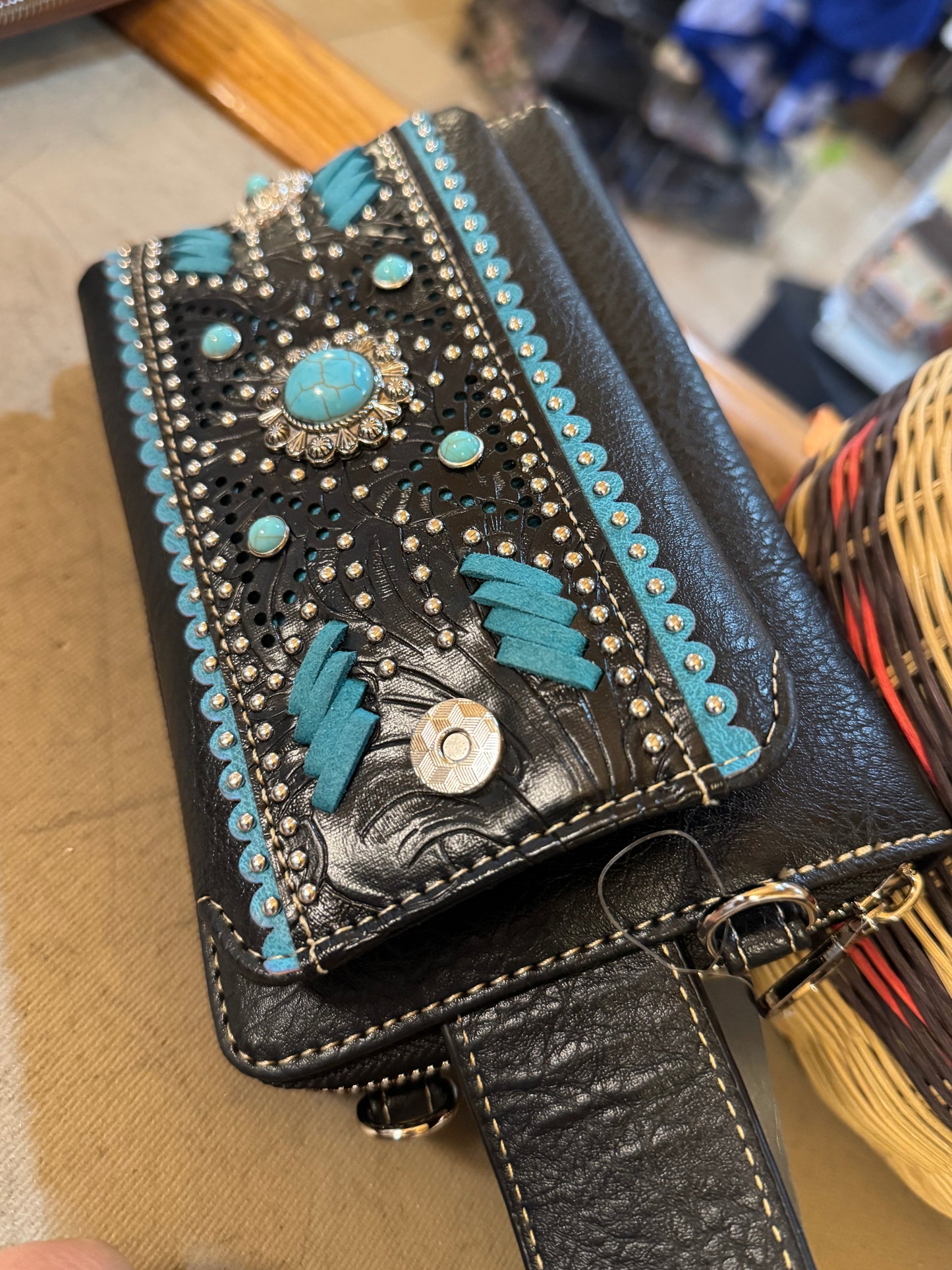 Purse with shoulder strap